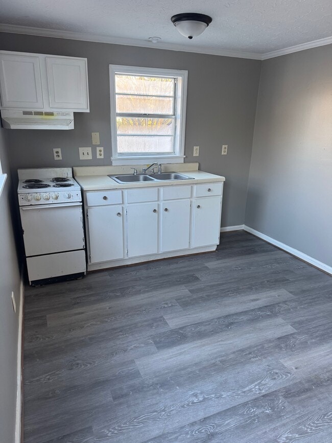 Building Photo - 4513 Saks Rd