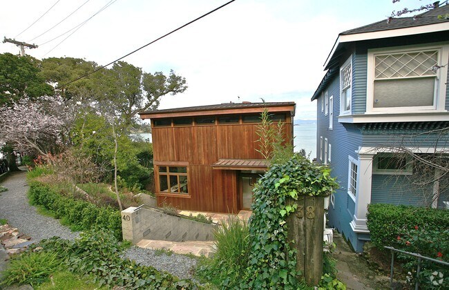 Building Photo - 38 Bulkley Ave