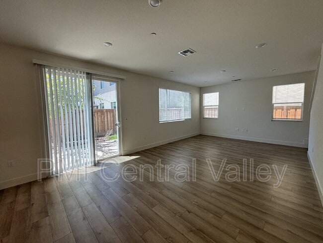 Building Photo - 3226 Tibidabo St