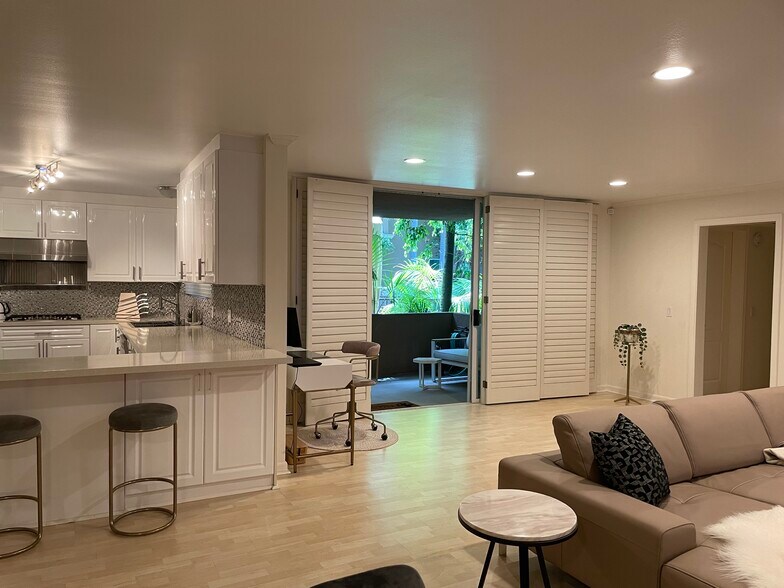 Building Photo - 4240 Fulton Ave