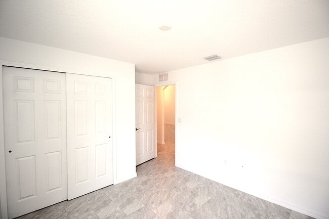 Building Photo - Spacious 4 Bed 2 Bath 2 Car Townhome Built in 2022 in Palm Coast!