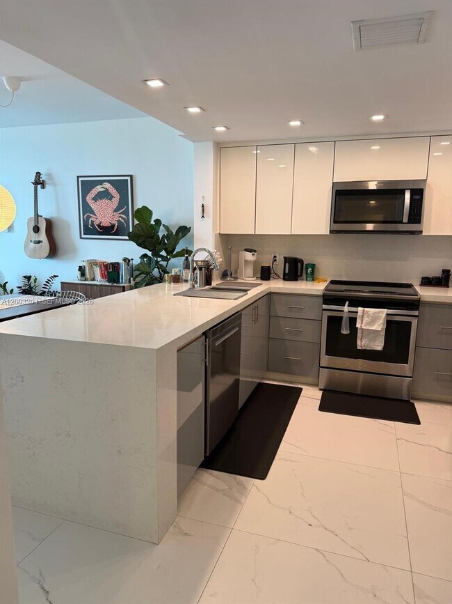 Building Photo - 1250 S Miami Ave