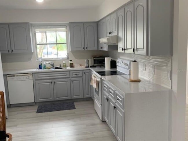 Building Photo - 18312 Driggers Ave