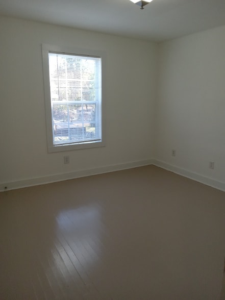 Building Photo - 202 Yancey St
