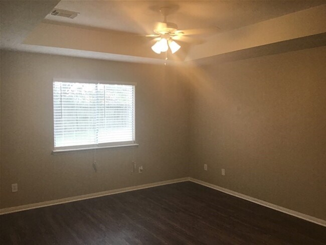 Building Photo - 1043 Leadenhall Cir