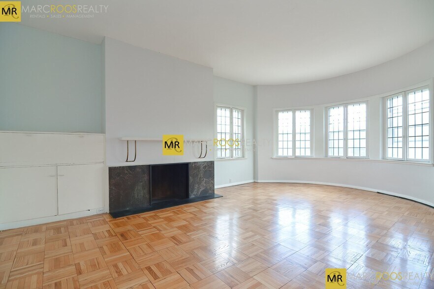 Building Photo - 923 Beacon St