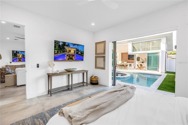 Building Photo - 2065 Goldenrod St