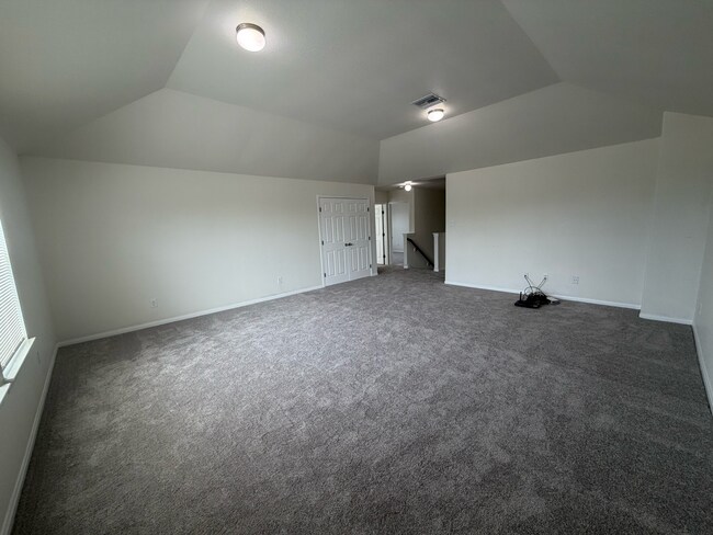 Building Photo - Greyfield