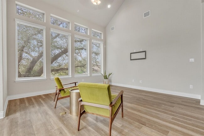 Building Photo - 421 Chinkapin Trail