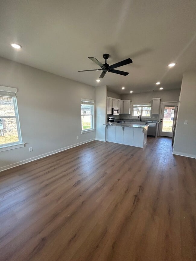 Building Photo - 621-623 Cosmos St