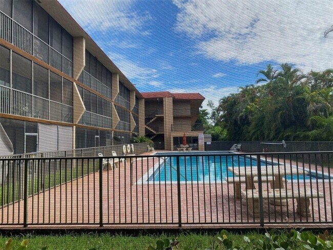 Building Photo - 2500 Coral Springs Dr