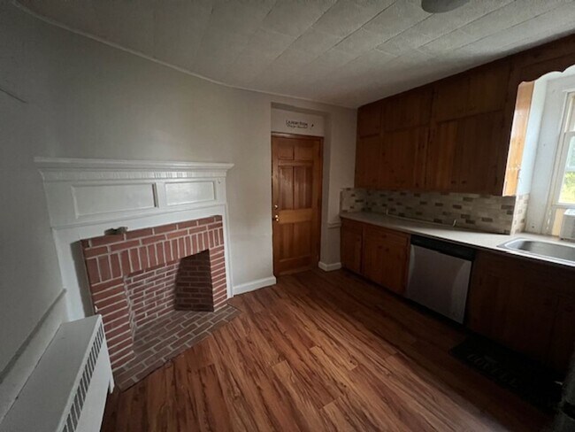 Building Photo - $1,500 Farmhouse Etters for Rent 4 bedroom...