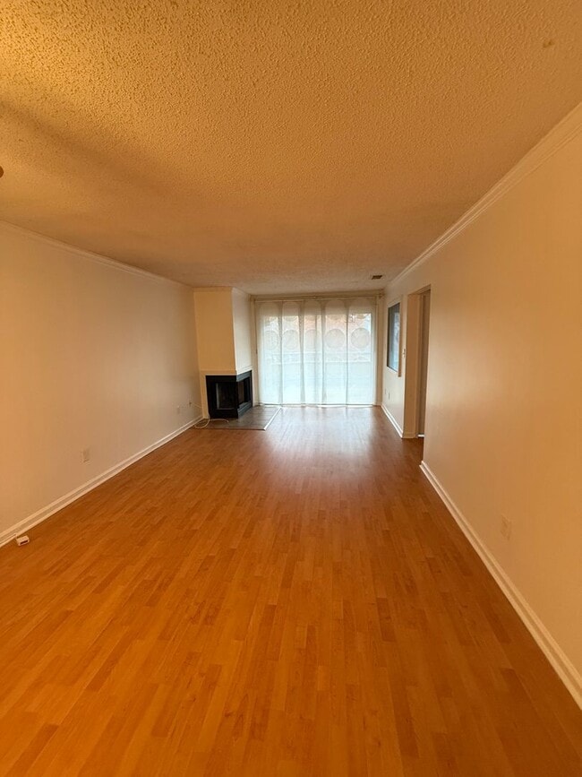 Building Photo - Beautiful South Charlotte Condo For Rent