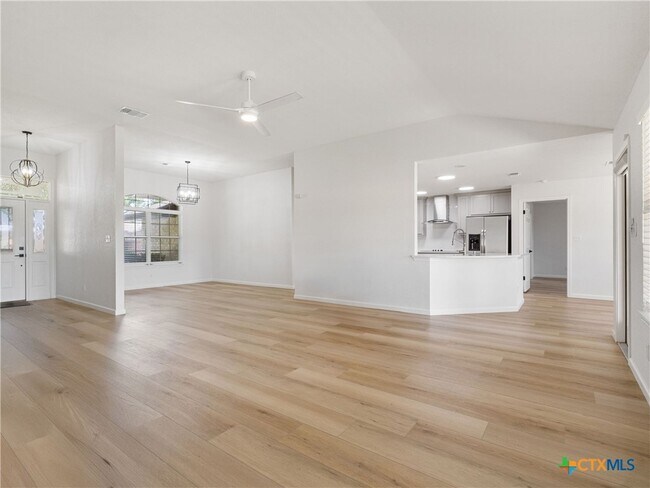 Building Photo - 1625 Sunnybrook Dr