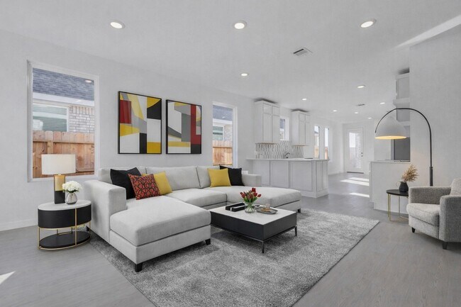 Building Photo - 5819 Majestic Sky Dr