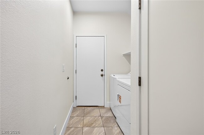 Building Photo - 4078 E Welter Ave