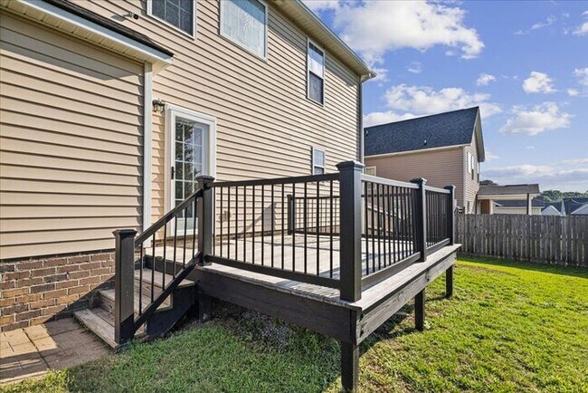 Building Photo - 3 Bedroom 2.5 Bath home in Grays Creek
