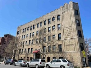 Building Photo - 787 Summit Ave