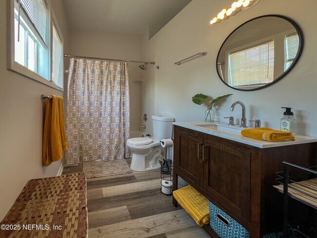 Building Photo - 3568 Riverside Ave