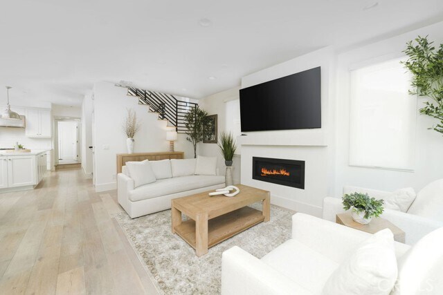 Building Photo - 608 Heliotrope Ave