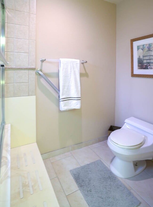 Building Photo - Beautifully Furnished Condo with Mountain ...