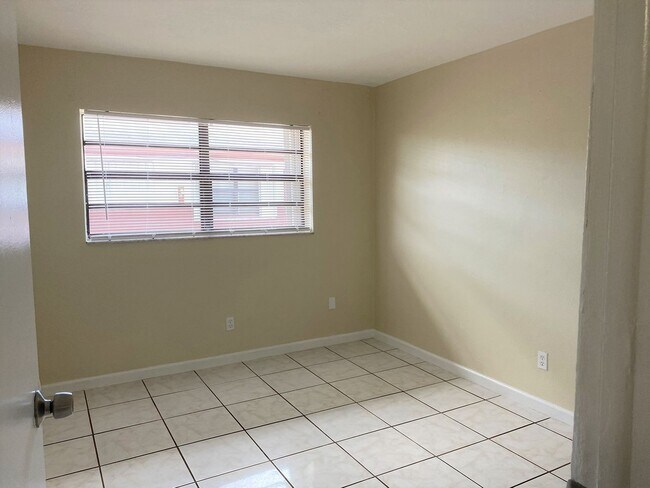 Building Photo - 4051 SW 23rd St