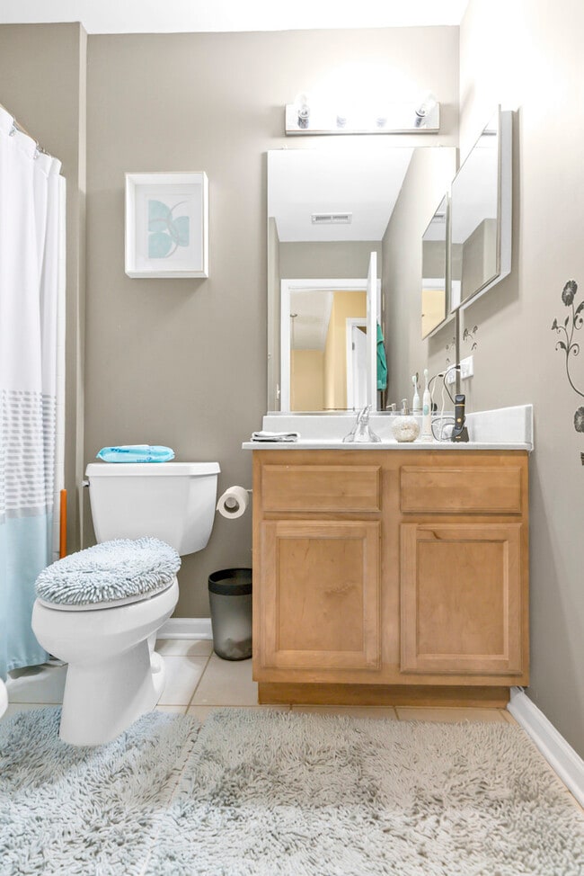 Building Photo - 1263 Tamarack Dr