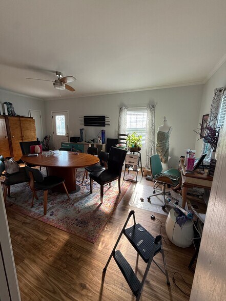 Building Photo - 611 Hadley Ave