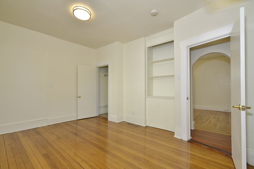 Building Photo - 10 Richfield St