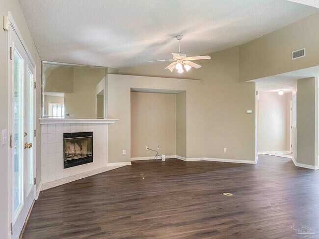 Building Photo - 1992 Southwind Cir