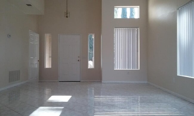 Building Photo - 8021 Eppick Ct