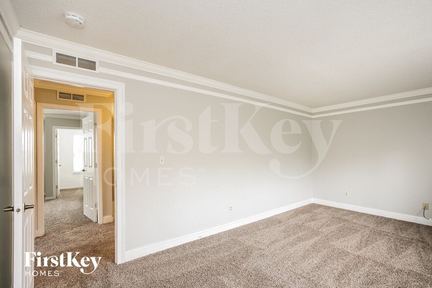 Building Photo - 5246 Melbourne Rd