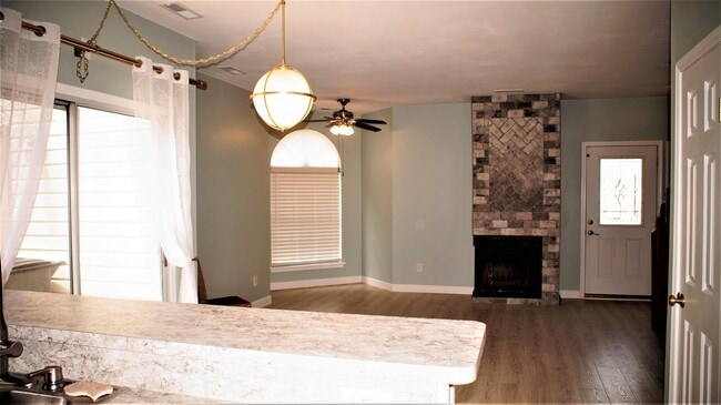 Building Photo - 3661 Essex Pond Quay