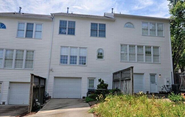 Building Photo - Southern Village Townhome available in Jun...