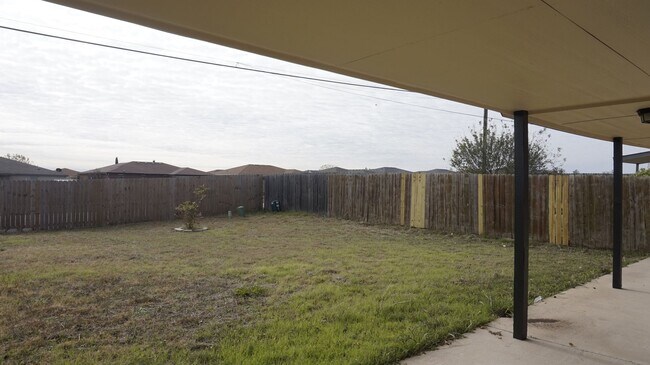 Building Photo - 4304 Sand Dollar Dr