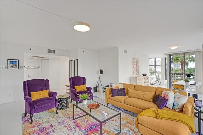 Building Photo - 3600 Mystic Pointe Dr