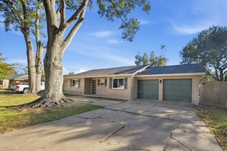 Building Photo - 5002 Cedar Creek Dr