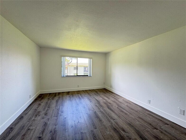Building Photo - 16215 Saddle Club Rd
