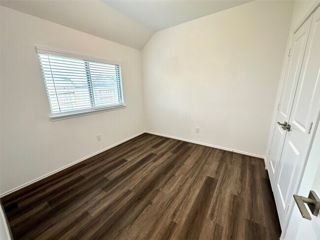 Building Photo - 31900 Retama Ranch Ln