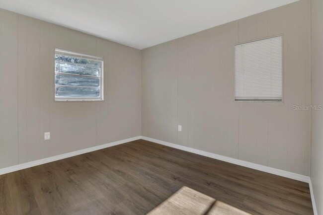 Building Photo - 14025 SE 54 Ct