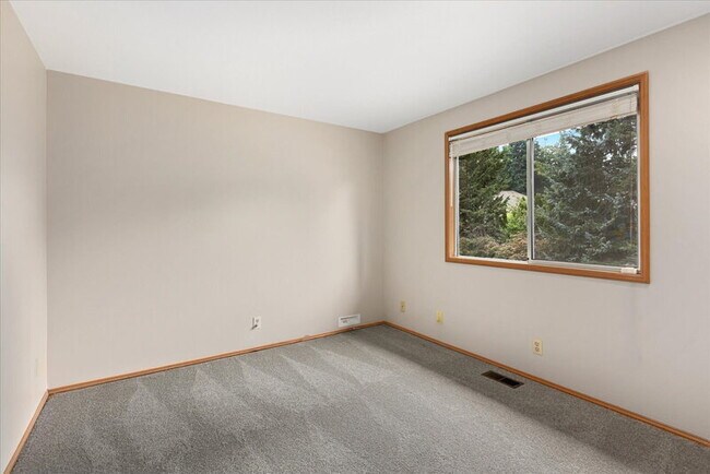 Building Photo - 12706 52nd Pl W