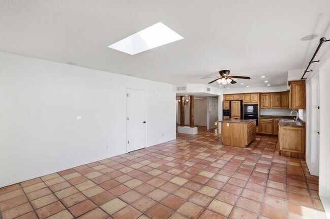 Building Photo - Beautiful Home in McCormick Ranch