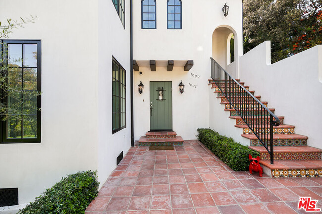 Building Photo - 1009 Carol Dr