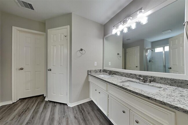 Building Photo - 26880 Armor Oaks Dr
