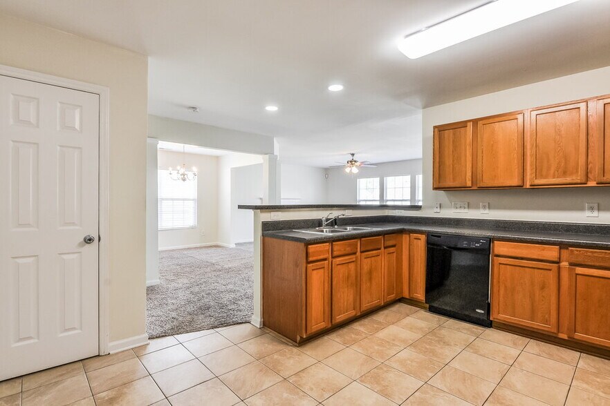 Building Photo - 3771 Burtons Barn St