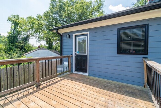 Building Photo - Charming Renovated 2BR Home in Revolution Park – Minutes from Uptown Charlotte!