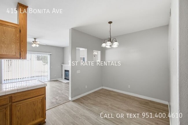 Building Photo - 415 La Bonita Ave