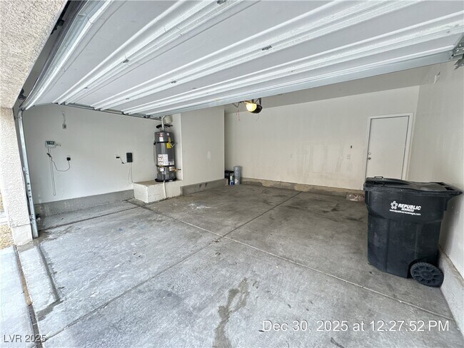 Building Photo - 7728 Vibrant Threads Ct