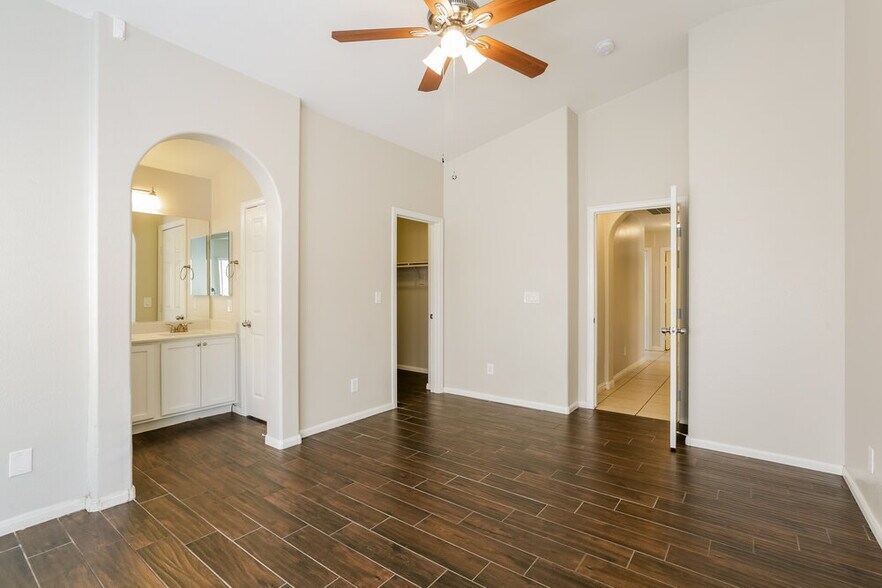 Building Photo - 6568 Duck Hill Springs Dr