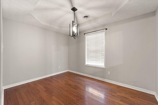 Building Photo - 180 Lilly Ln